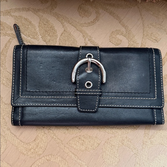 Coach Handbags - Vintage Coach Mia Black Leather Credit Card Triifold Long Wallet Zip Buckle